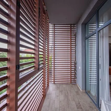 Gg Home - Cozy 2-Bedroom Apartment On Pekini Avenue Tbilisi Exterior photo
