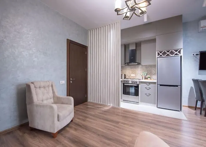 Gg Home - Cozy 2-Bedroom Apartment On Pekini Avenue