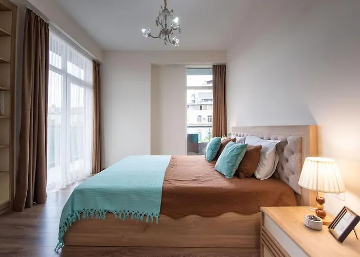 Gg Home - Cozy 2-Bedroom Apartment On Pekini Avenue