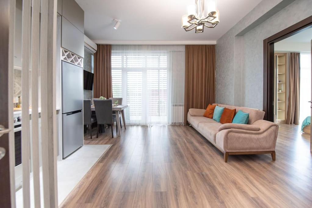 Apartment Gg - Cozy 2-bedroom On Pekini Avenue