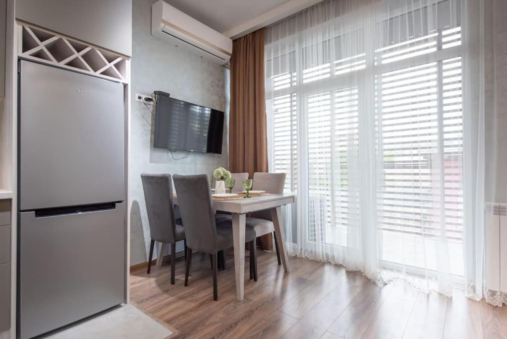 Gg - Cozy 2-bedroom On Pekini Avenue