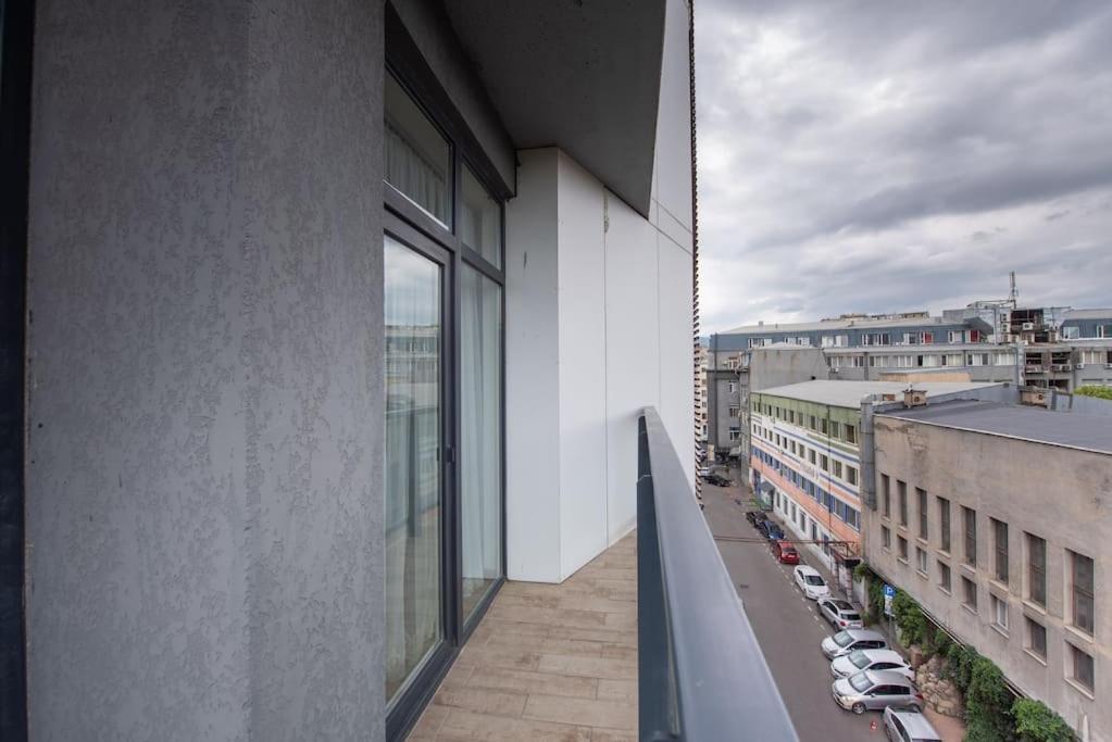 Apartment Gg - Cozy 2-bedroom On Pekini Avenue Tbilisi