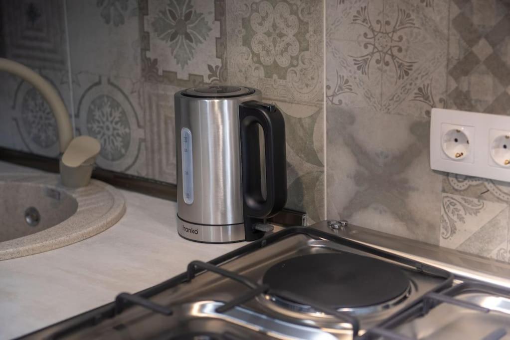 Gg - Cozy 2-bedroom On Pekini Avenue Tbilisi