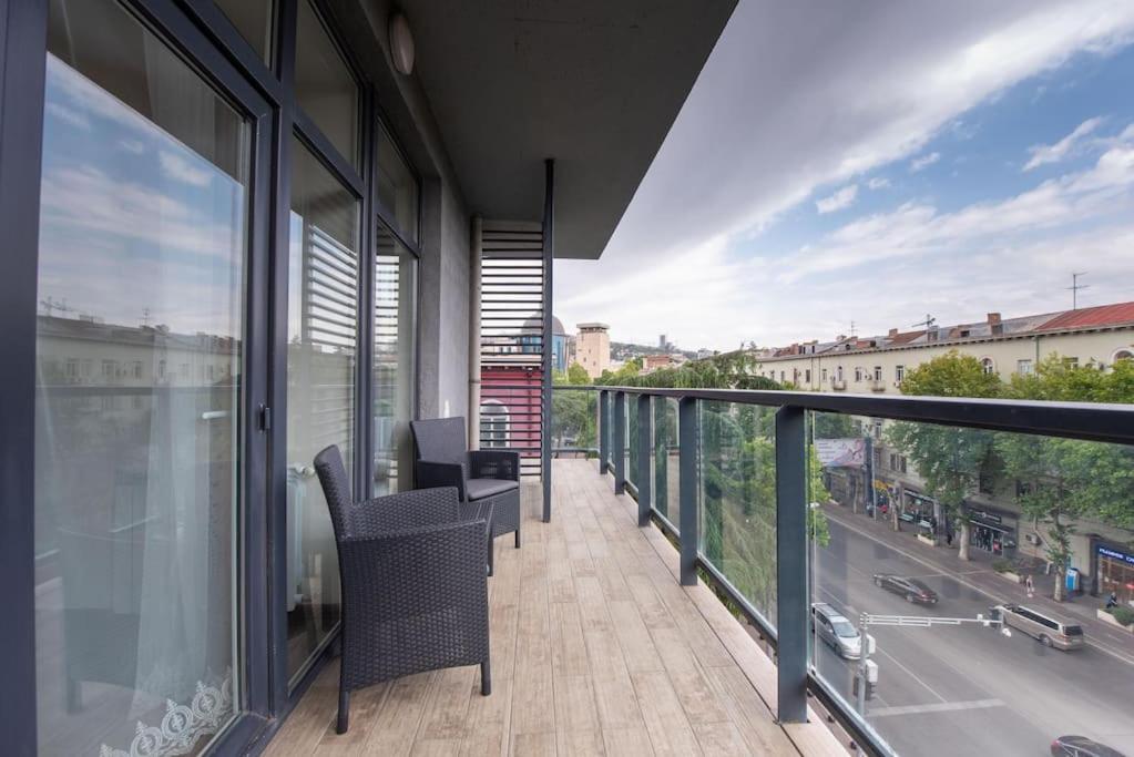 Gg - Cozy 2-bedroom On Pekini Avenue * Tbilisi